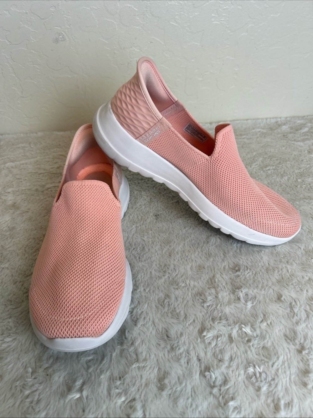 Skechers Women's GO WALK JOY - Peach Aurora Slip-On Sneaker Sz 8.5